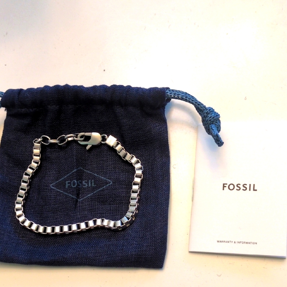 NIB Fossil Silver Chain Bracelet